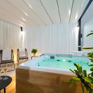 https://dc-domus-charme.sicilyhotelsitaly.net