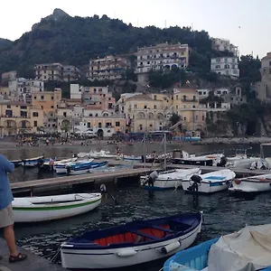 https://casa-vacanze-nonna-raffa.hotels-amalfi.com